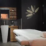 Evasion Luxueuse Avec Privatif, Golf Et Activites Pour Tous Au Chambon-sur-lignon - Fr-1-582-369 בית נופש