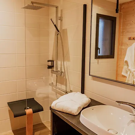 Séjour à la campagne évasion Luxueuse Avec Privatif, Golf Et Activités Pour Tous Au Chambon-sur-lignon - Fr-1-582-369 *
